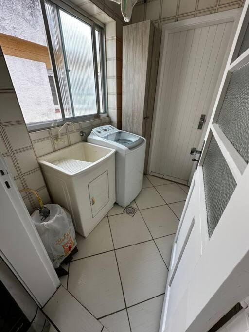 Amplo Com 2 Garagens *